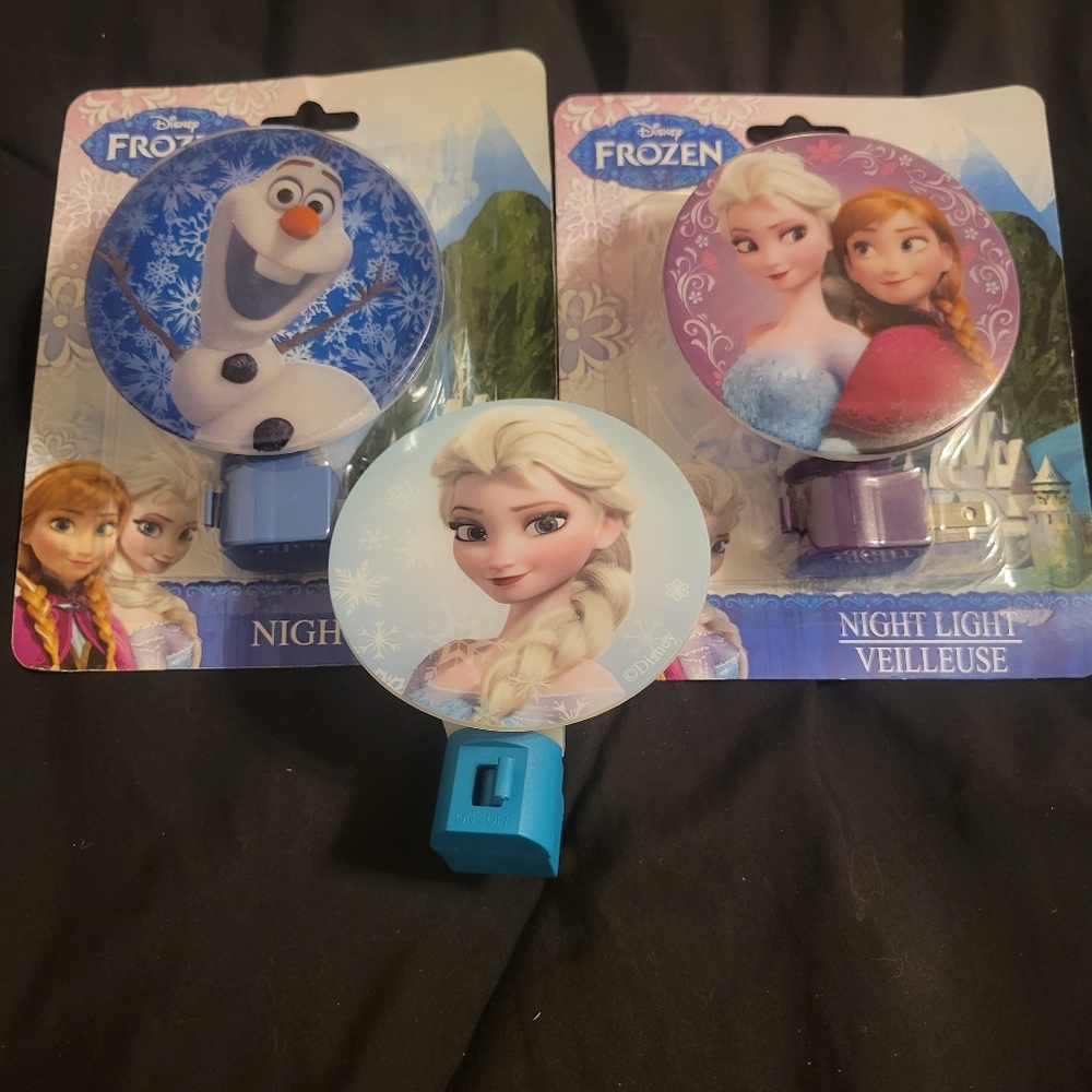 Disney Frozen 3pc Night Light Rotary Shade 120 Volt  New Sealed And New Opened